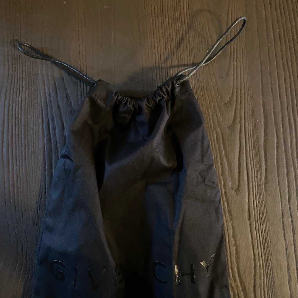 Givenchy bag - Picture 9 of 11